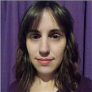 Profesora de psicología, imparte clases a estudiantes de nivel secundario y universitarios